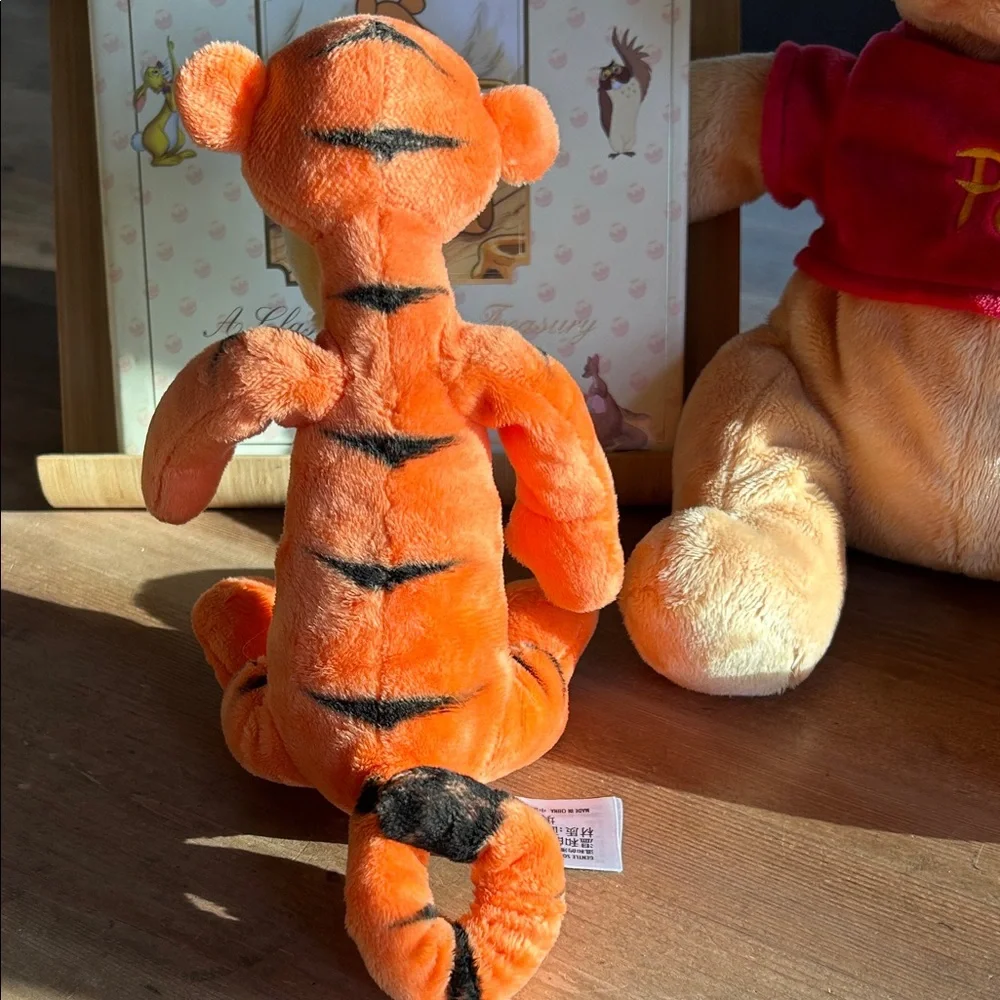 Disney Winnie the Pooh & Tigger Plush Duo - Play or Display - Super Soft